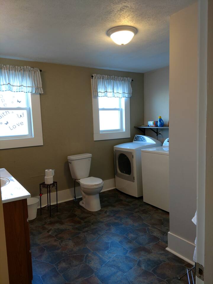 Top 12 Airbnb Vacation Rentals Near Cedar Point, Ohio Updated 2024