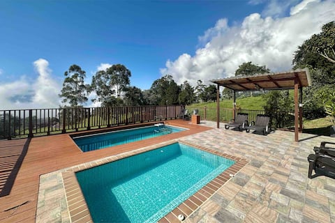 Beautiful estate in Fredonia with a BBQ and swimming pools