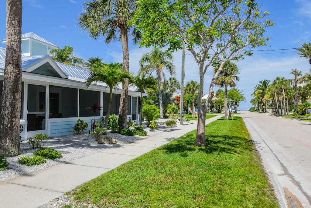 View from Front. 1/2 Block Walk to Beach