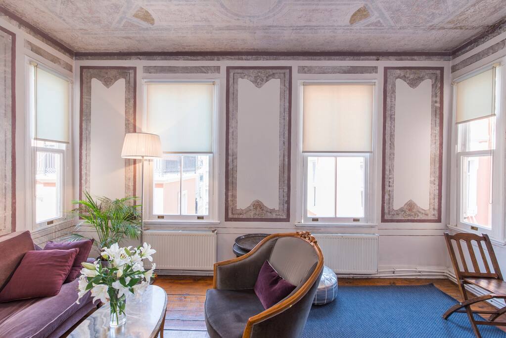 Bright and spacious with characterful original frescoes