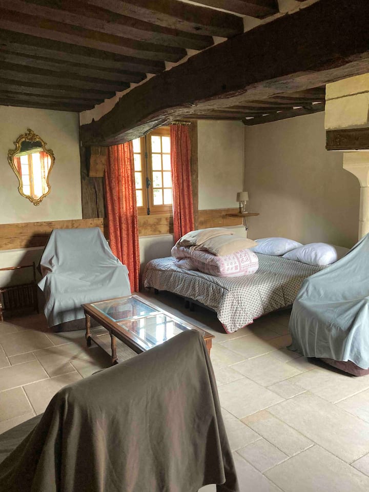 მისაღები ოთახი 2