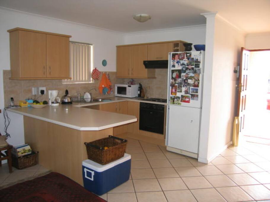 Fully fitted kitchen