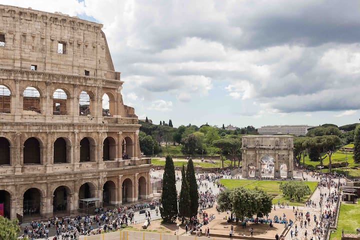 Amazing View Colosseo gallery image 2