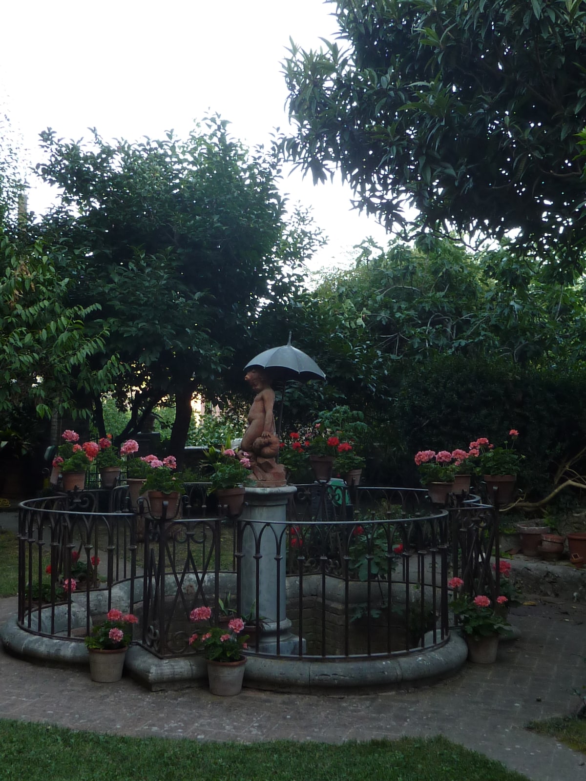 Successful Airbnb property: CasaCartoni: Mini-apartment in historic garden in Perugia