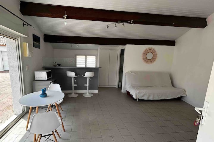 Charmant Studio Maisonnette Avec Parking Gratuit - Agde