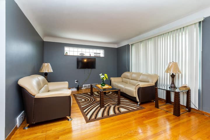 Zion's Charming 3 Bedroom House - Detroit, MI
