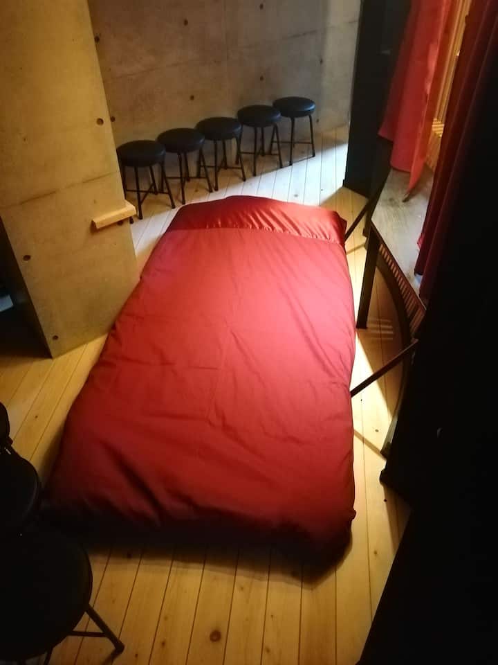 Соба за спиење 2