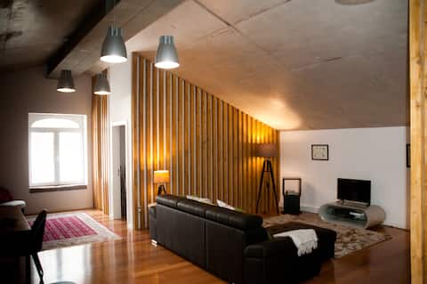 Popular Airbnb listing: Loft in Funchal (São Pedro)