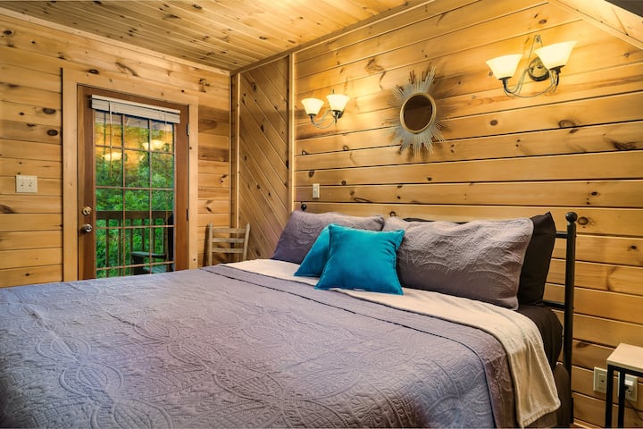 Dolly Parton Theme | King Bed | Gas Fireplace | Dresser | Closet | Attached Private Bathroom | Direct Deck Access | Roku TV