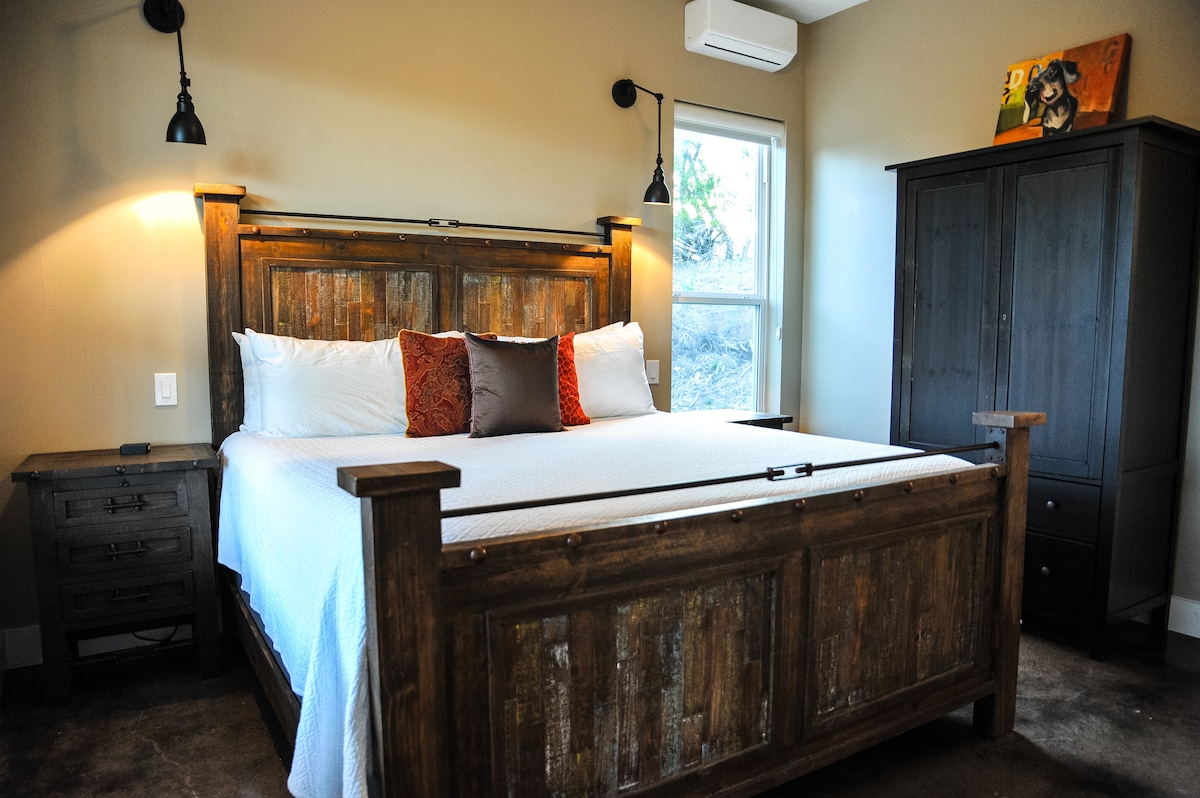 Супер удобен брачен кревет (широк 150-179 см)