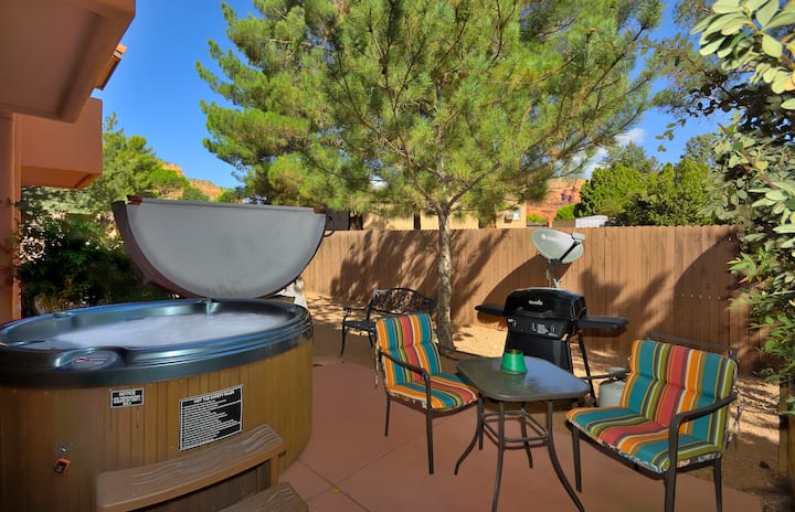 Vacation Townhome - Hot Tub, WIFI-L