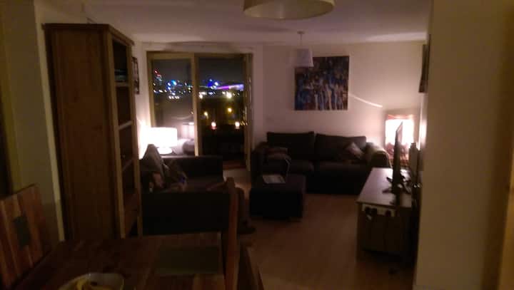 รูป แฟลตเพนท์เฮ้าส์สไตล์โมเดิร์นพร้อมระเบียง 1