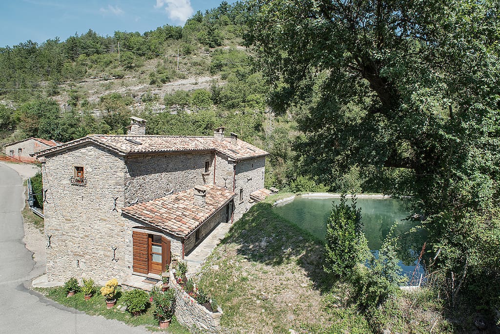 Il dietro del casolare del Mulino Medievale dei Renzetti