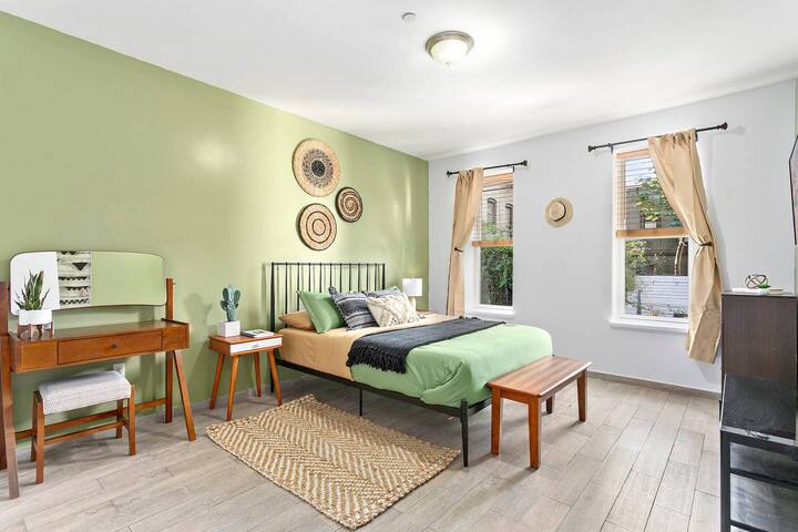 Chic, Bohemian 3BD/2BA + Roof deck in Williamsburg gallery image 4