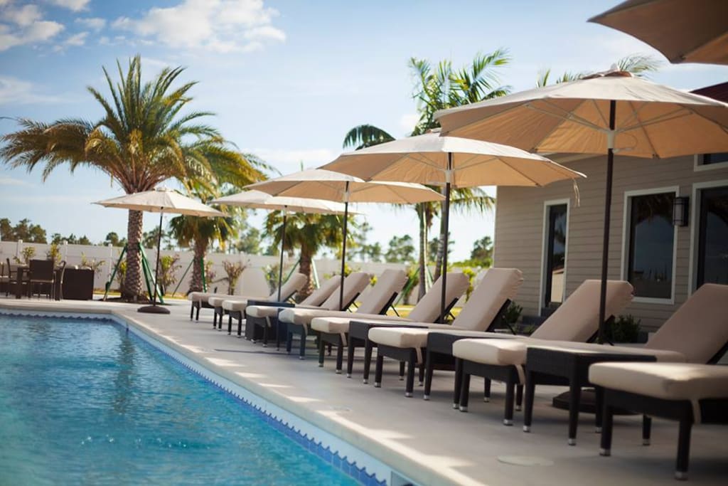 Clubhouse & Pool