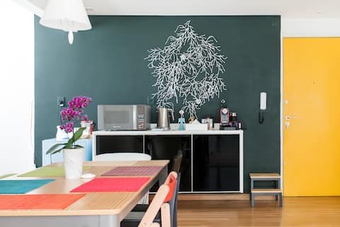 Quiet, spacious, and with impeccable design. Morumbi and Einstein subway nearby.