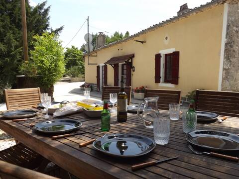 Spacious holiday cottage with pool