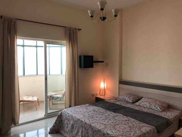 Lovely private Rooms Next To Burj Khalifa