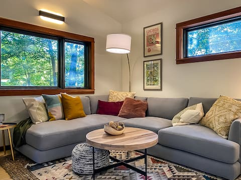 Successful Airbnb property: The Retreat at Fox Lake in Athens