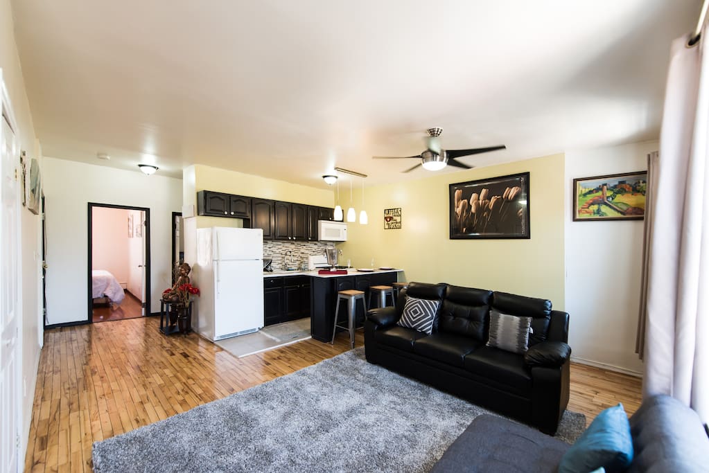 Large spacious Living Room