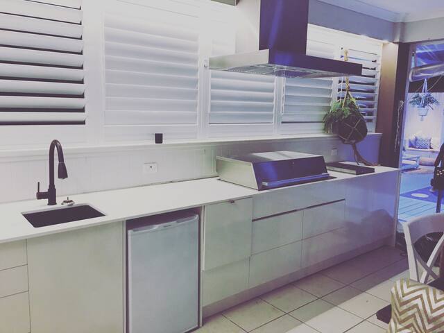 Sunshine Coast 4BRM coastal home gallery image 4