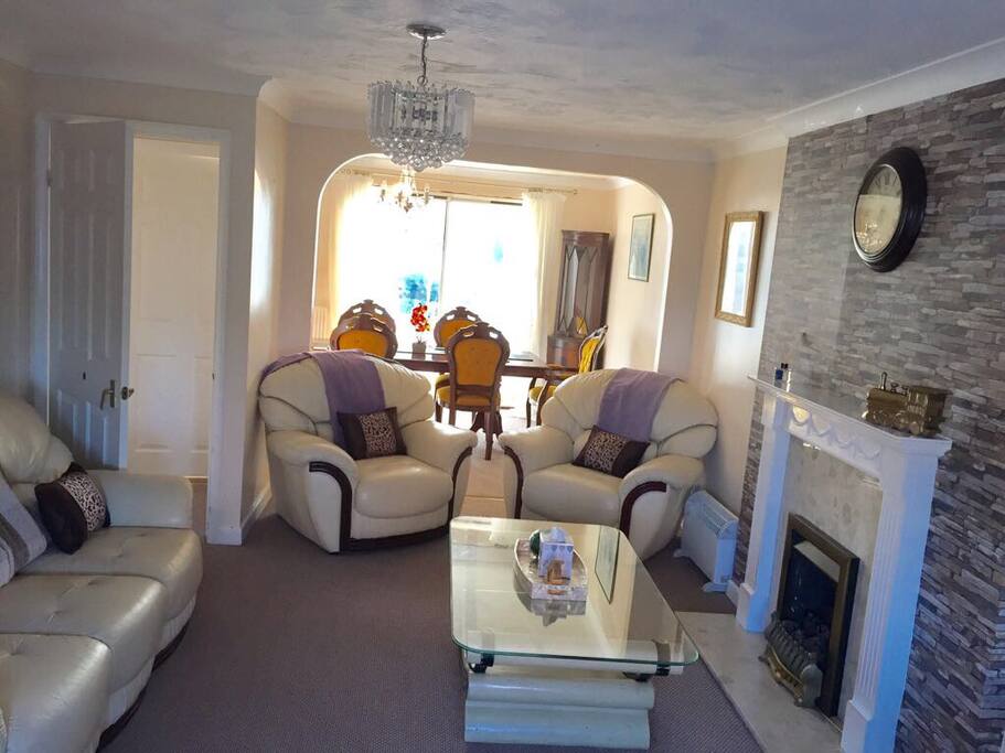 Spacious Lounge & Dinning room