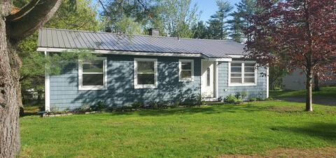 2-BR House Near Stowe & Lake Elmore!