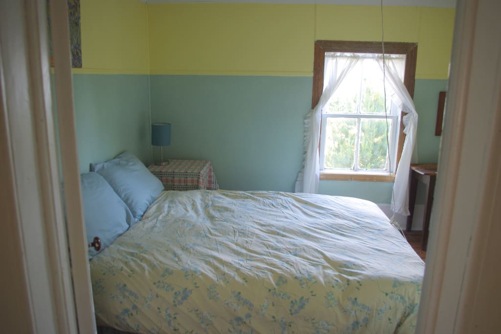 Room overlooking the bay. Double Bed.