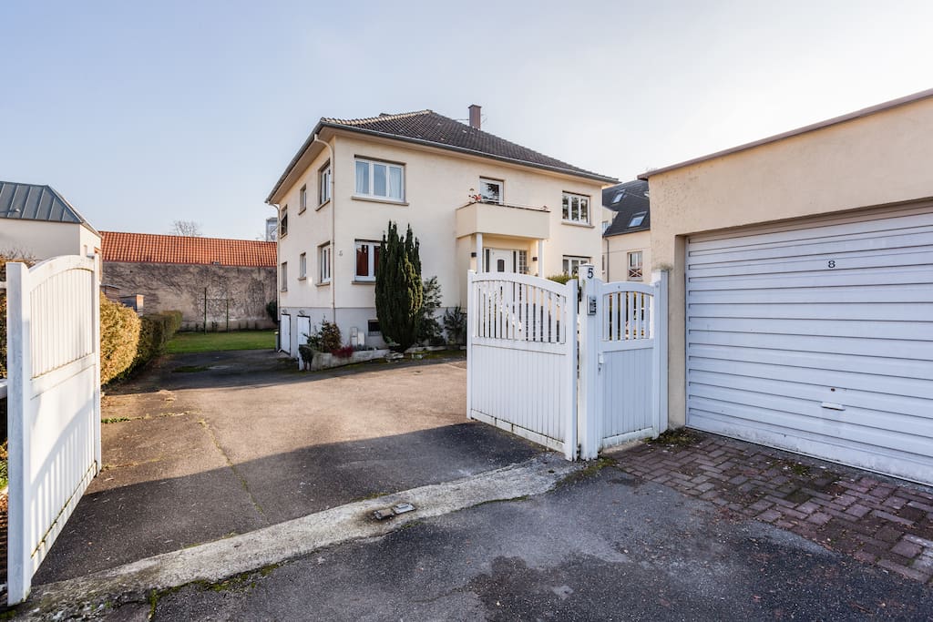 Entrée de la propriété - Entrance of the property