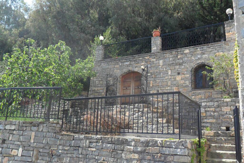 Giardinetti e terrazza dal basso