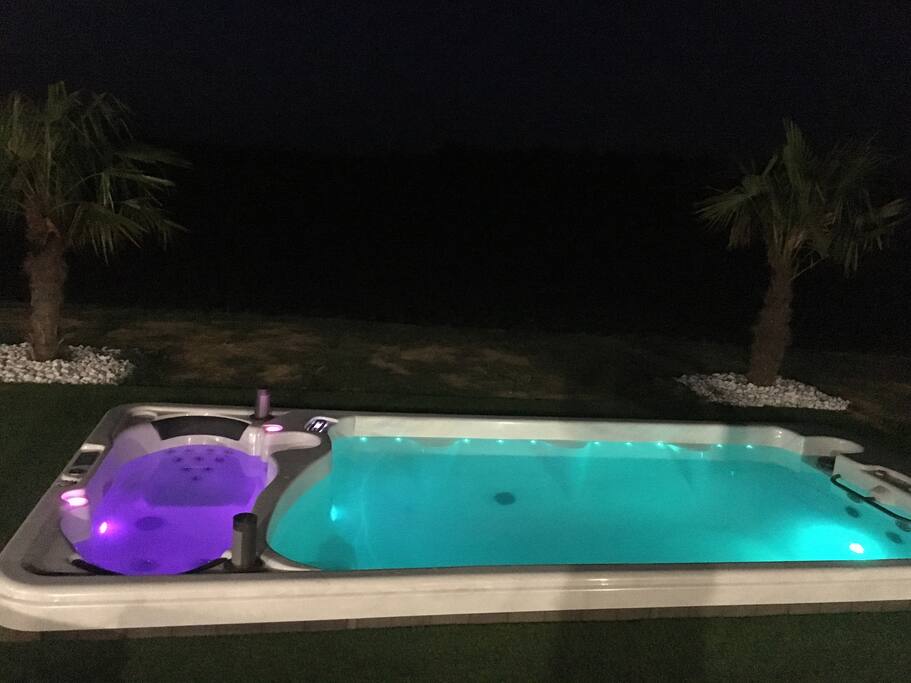 Jaccuzi et piscine