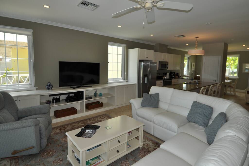 Living & Kitchen