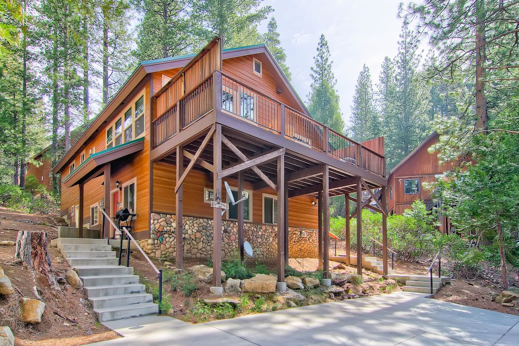 Yosemite's Bears Den & Little Bear Houses for Rent in YOSEMITE