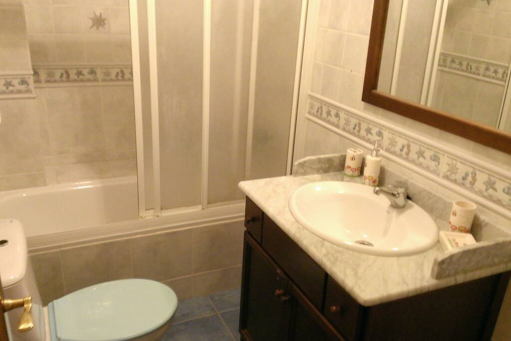 baño com mampara reformado