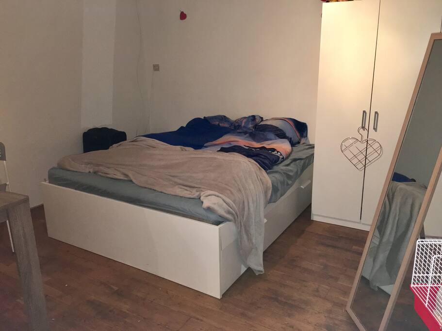 King size bed