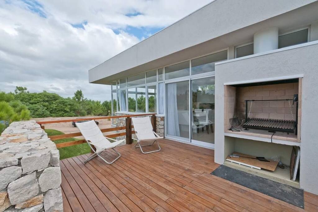 Deck en altura con parrilla