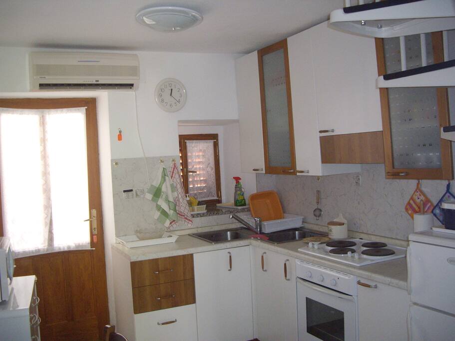 Daily room/kitchen-part - second entrance door