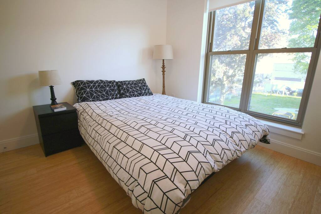 Bedroom Photo 1