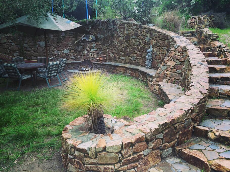 Amphitheatre with fire pit and outdoor shower (warm water)