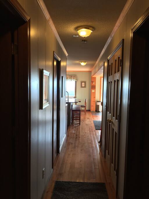 Please enter!
Hardwood flooring.
Shoes off, please...