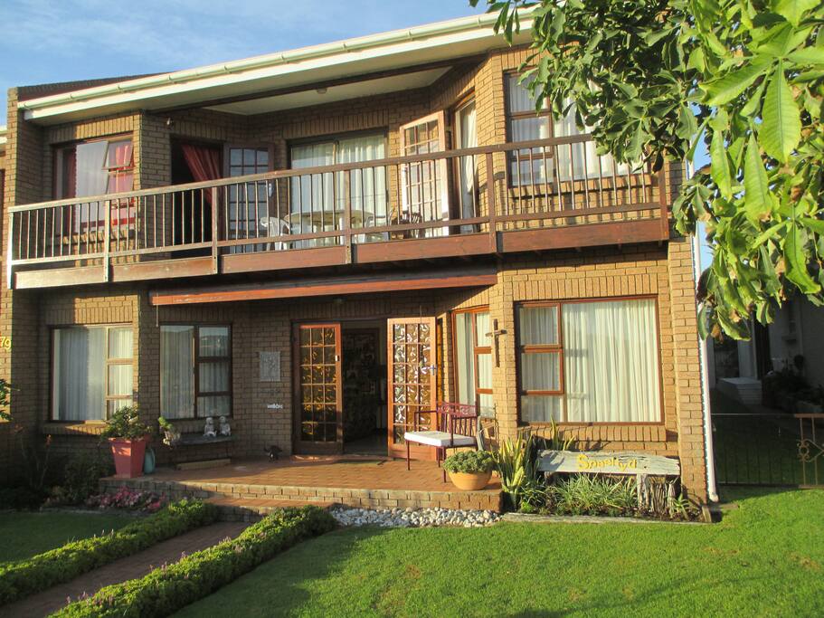 79 MELKBOOM STREET
S 34.37876'
E 21.40705'