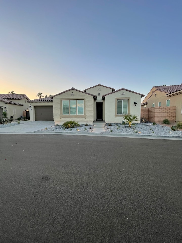 Beautiful gated community 3 bedroom home with pool Houses for Rent in