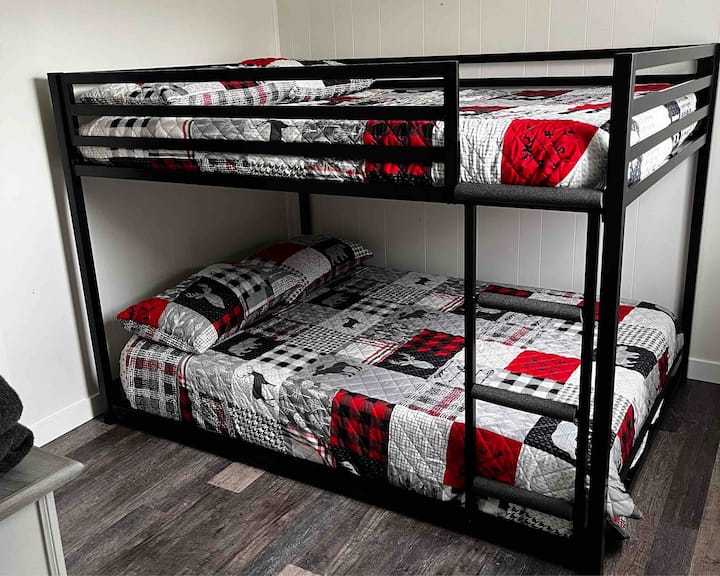 Enjoy a great night's sleep on memory foam mattresses.  Both top and bottom are double and the top bunk can support up to 300lbs.