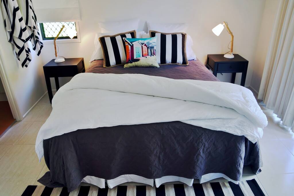 Super comfy queen sized bed...quality
linens