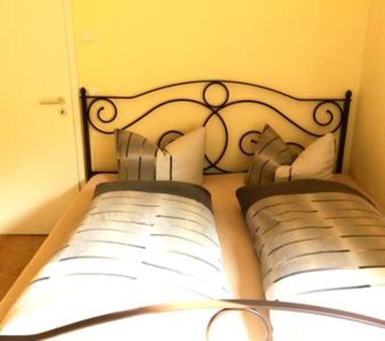 Gemütliches Doppelbett 180*200