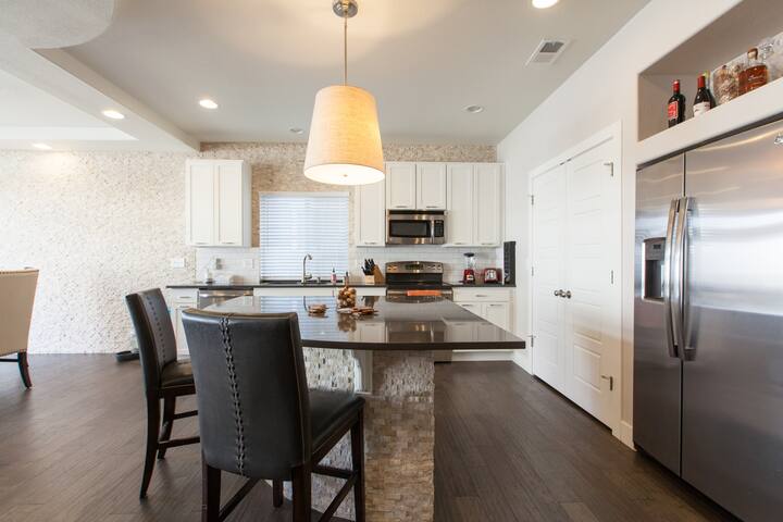 Perfect Overnight Private Room near DIA