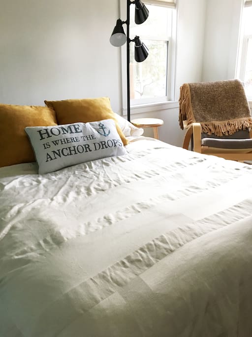 Double bed with comfy pillow-top mattress and down comforter and plenty of soft pillows.
