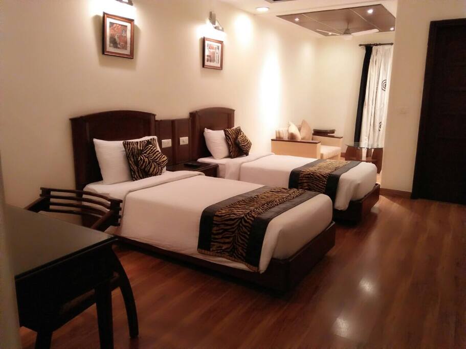 Twin room with 2 seperate bed 3.5 x 7 ft