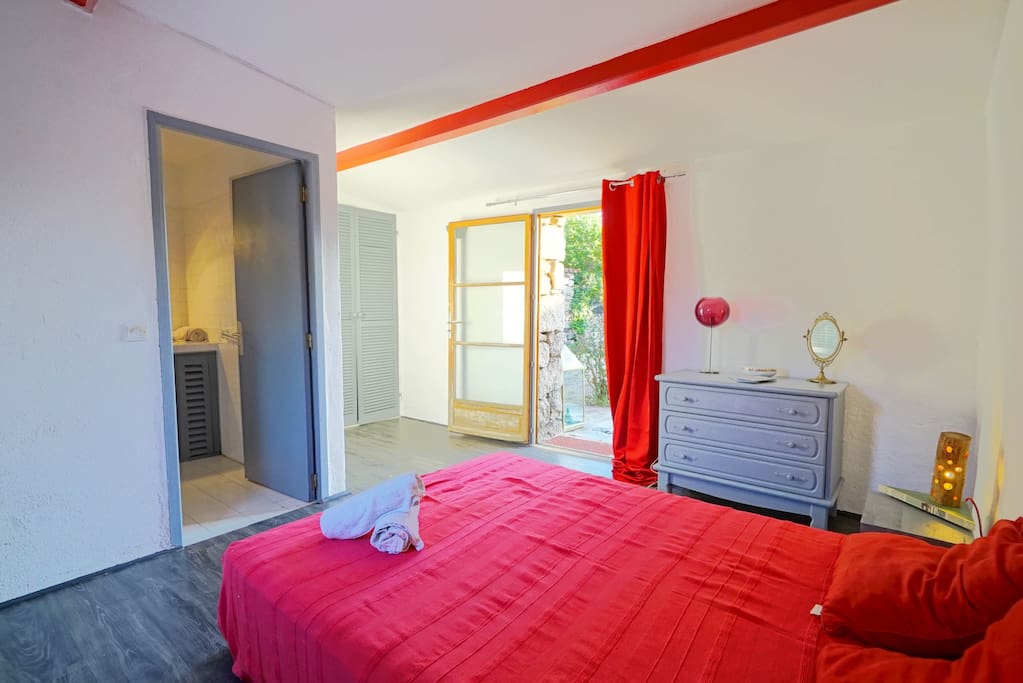 Chambre 2 personnes lit en 140x190 avec SDB privative
