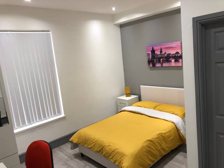 5 Double En-suites Bedrooms In Heart Of Salford - Manchester